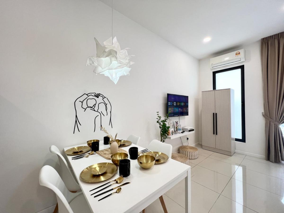 Highpark Suites Kelana Jaya, Petaling Jaya By Sleepy Bear Exterior photo