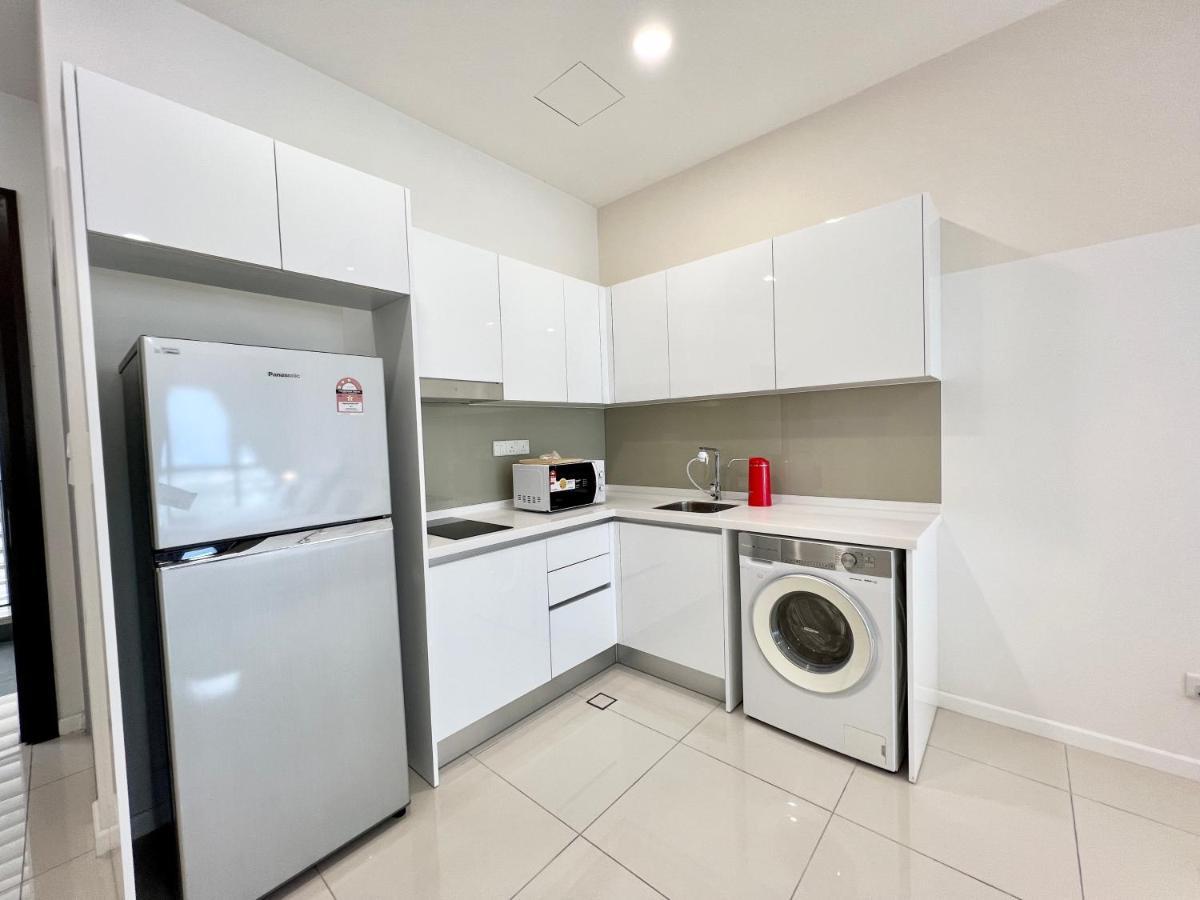 Highpark Suites Kelana Jaya, Petaling Jaya By Sleepy Bear Exterior photo